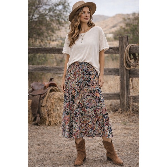 Vince Camuto Dresses & Skirts - Vince Camuto Paisley Floral Midi Skirt Women's XL Boho Western Charm Lined Flowy
